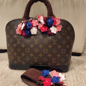 Handmade Crochet handbag handle cover!